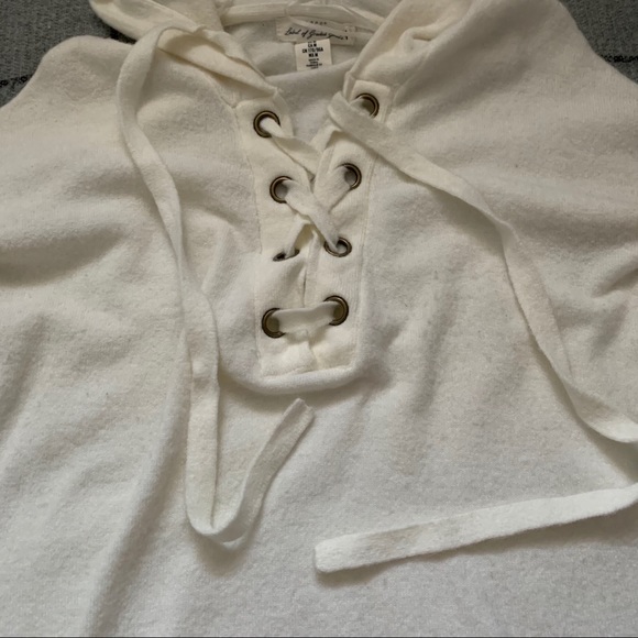 Comfy off-white tie up sweater with hood - Picture 2 of 4